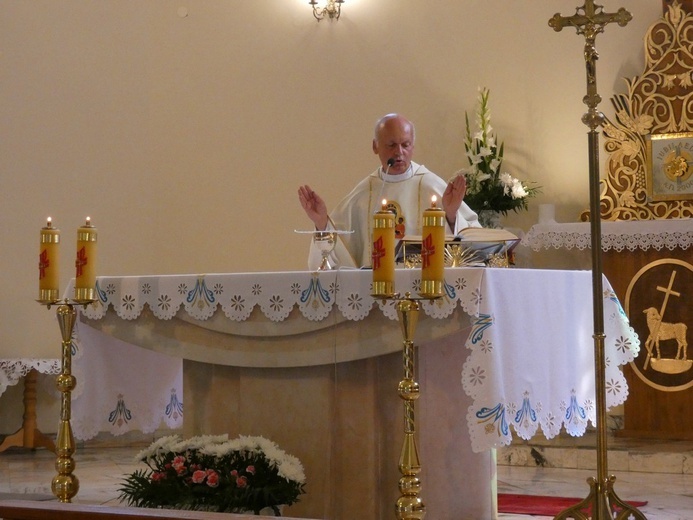 Poświęcenie pomnika św. Jana Pawła II w Szlichtyngowej