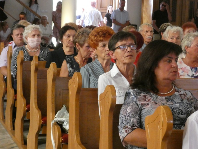 Poświęcenie pomnika św. Jana Pawła II w Szlichtyngowej