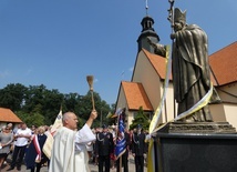 Poświęcenie pomnika św. Jana Pawła II w Szlichtyngowej