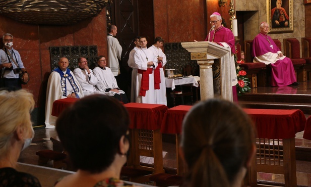 Abp Skworc w Piekarach: Pomóż nam wygrać, Lekarko, nasz czas