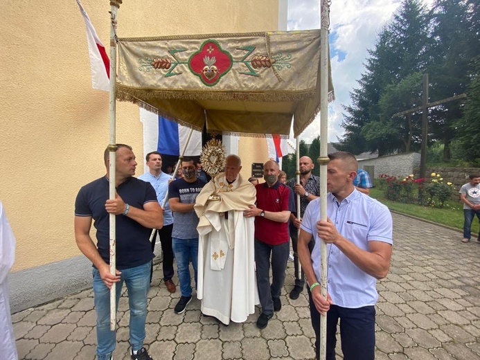 Odpust w Różance. Niespodziewanie pojawił się biskup