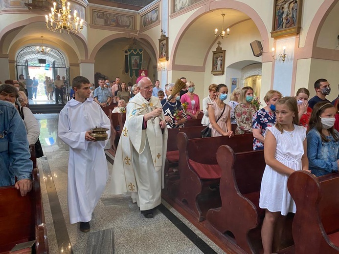 Odpust w Różance. Niespodziewanie pojawił się biskup