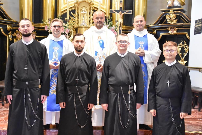 Czterech zakonników złożyło śluby wieczyste w sanktuarium Matki Bożej Tuchowskiej.