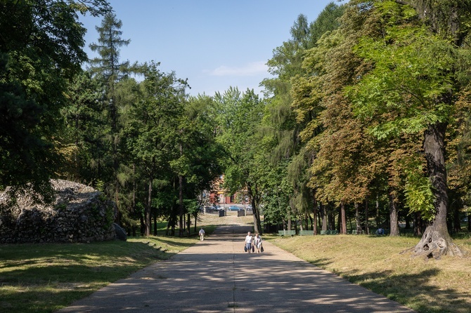 Kobiety u Matki Bożej Piekarskiej 