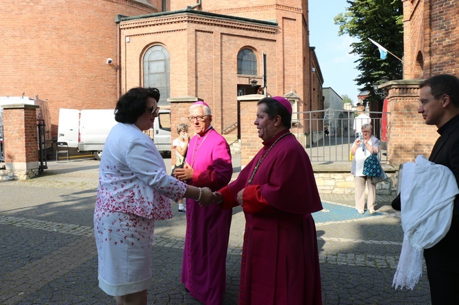 Kobiety u Matki Bożej Piekarskiej (2)