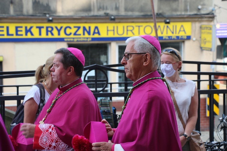 Kobiety u Matki Bożej Piekarskiej (2)