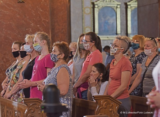 Kobiety u Matki Bożej Piekarskiej (3)