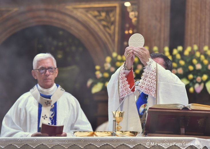 Kobiety u Matki Bożej Piekarskiej (3)