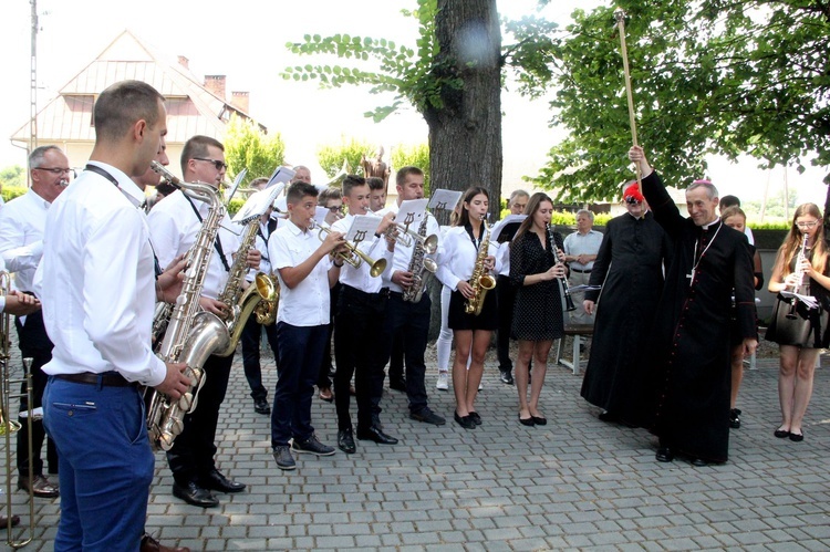 Krzyżanowice. Błogosławieństwo odnowionej dzwonnicy