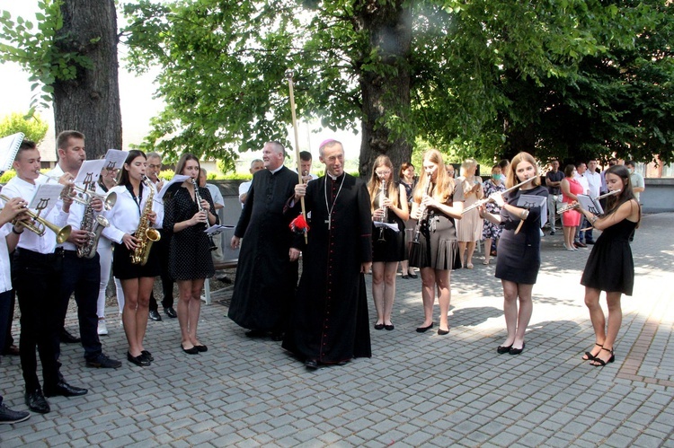 Krzyżanowice. Błogosławieństwo odnowionej dzwonnicy