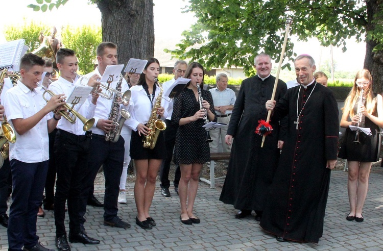 Krzyżanowice. Błogosławieństwo odnowionej dzwonnicy