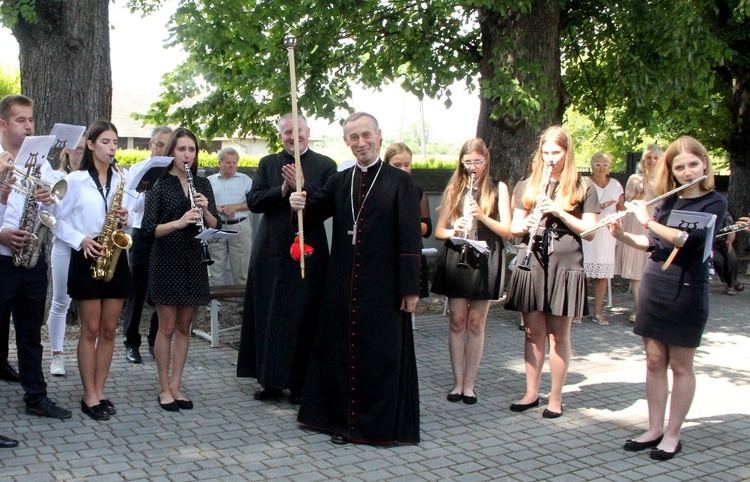 Krzyżanowice. Błogosławieństwo odnowionej dzwonnicy