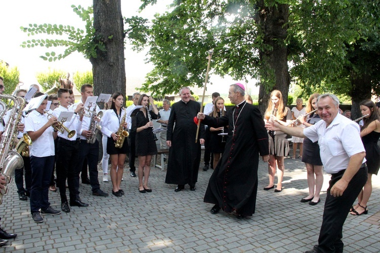 Krzyżanowice. Błogosławieństwo odnowionej dzwonnicy