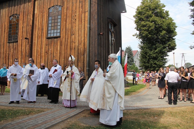 Krzyżanowice. Błogosławieństwo odnowionej dzwonnicy