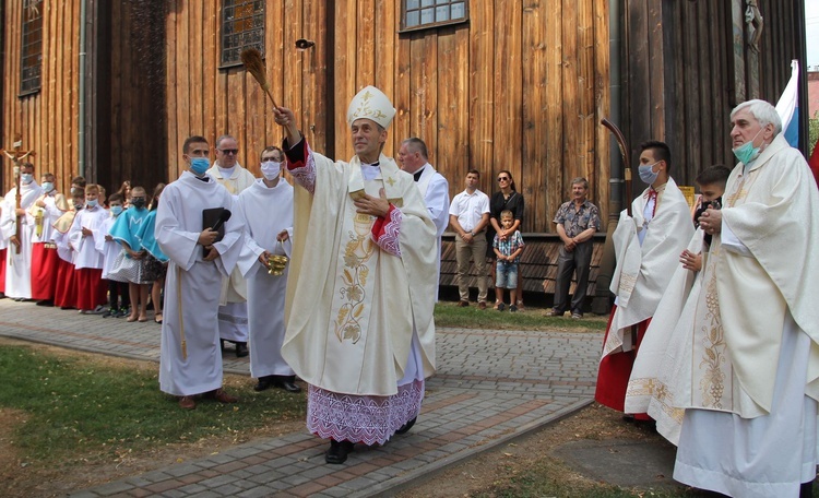 Krzyżanowice. Błogosławieństwo odnowionej dzwonnicy