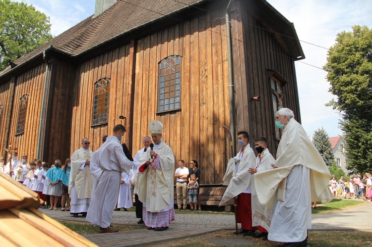 Krzyżanowice. Błogosławieństwo odnowionej dzwonnicy