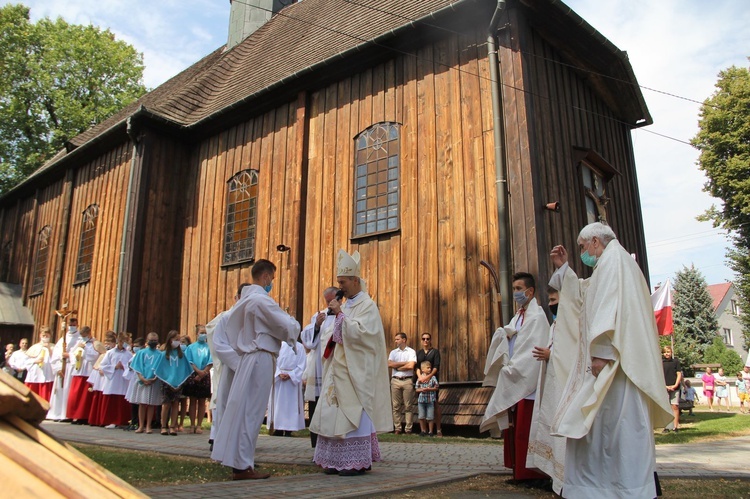 Krzyżanowice. Błogosławieństwo odnowionej dzwonnicy