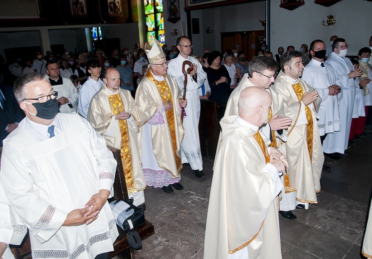 Konsekracja ołtarza w Złocieńcu, cz. 1