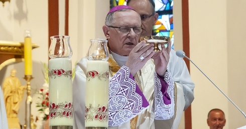 Konsekracja ołtarza w Złocieńcu, cz. 2