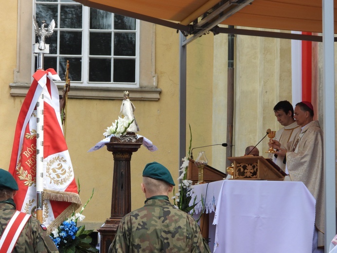 40-lecie koronacji wambierzyckiej figurki Matki Bożej