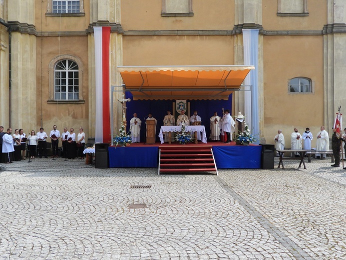 40-lecie koronacji wambierzyckiej figurki Matki Bożej