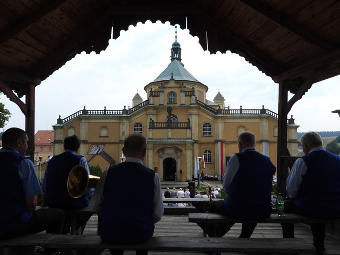 40-lecie koronacji wambierzyckiej figurki Matki Bożej