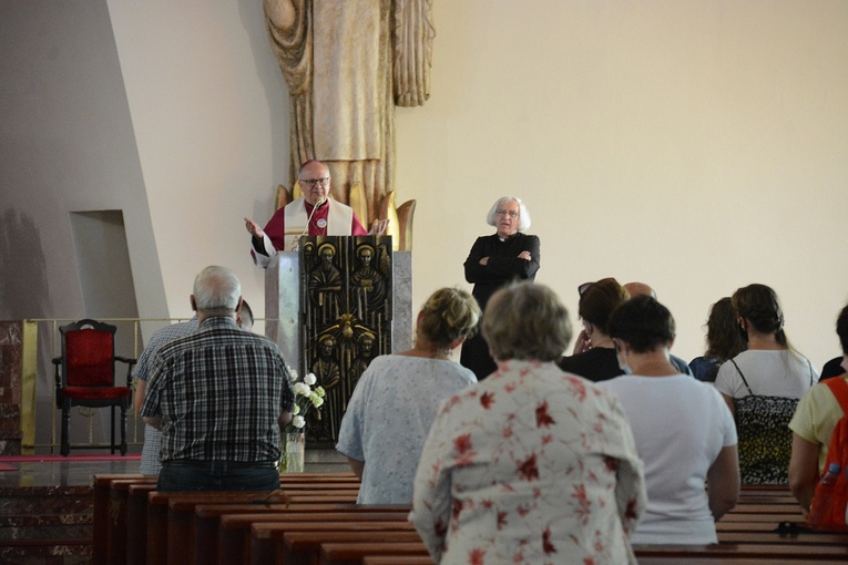 Opole. Biskup opolski błogosławi pielgrzymom