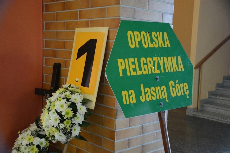 Opole. Biskup opolski błogosławi pielgrzymom