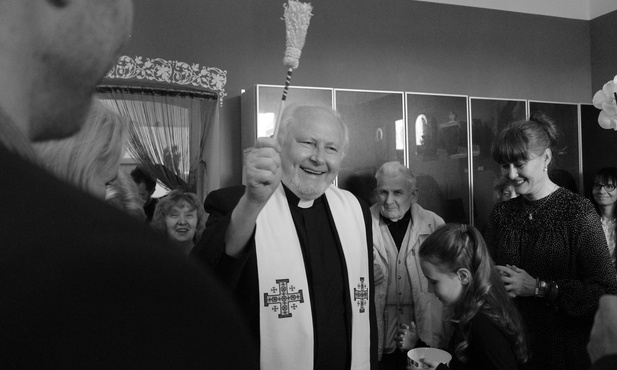 Ks. prof. Mroczkowski w czasie poświęcenia Pracowni Ikonograficznej w Płocku w 2017 r.