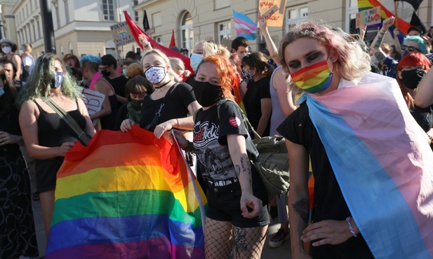 Nie ckliwe ogólniki, ale konkretne fakty i dane