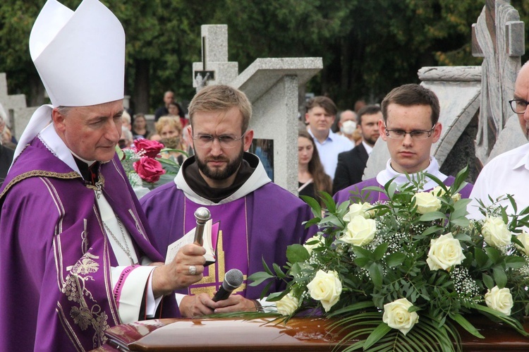 Lubzina. Uroczystości pogrzebowe śp. ks. Jaromira Buczaka