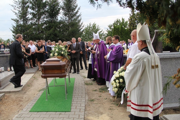 Lubzina. Uroczystości pogrzebowe śp. ks. Jaromira Buczaka