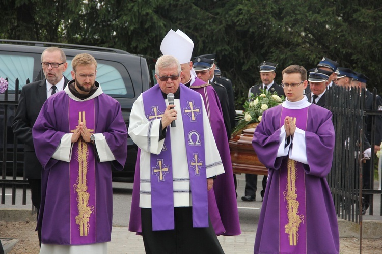 Lubzina. Uroczystości pogrzebowe śp. ks. Jaromira Buczaka