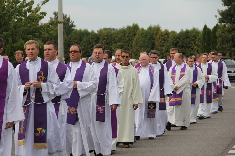 Lubzina. Uroczystości pogrzebowe śp. ks. Jaromira Buczaka