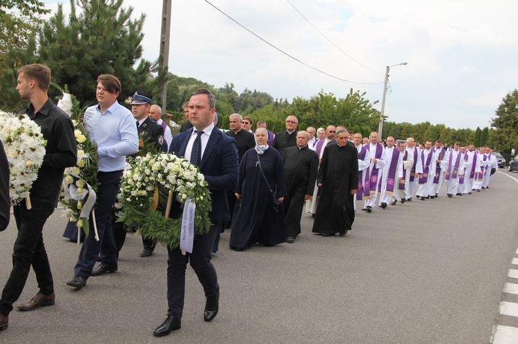 Lubzina. Uroczystości pogrzebowe śp. ks. Jaromira Buczaka