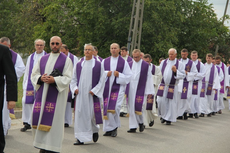 Lubzina. Uroczystości pogrzebowe śp. ks. Jaromira Buczaka