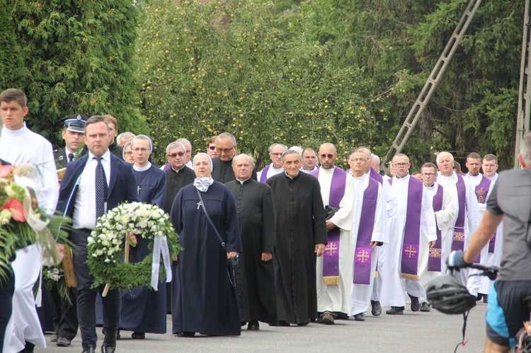 Lubzina. Uroczystości pogrzebowe śp. ks. Jaromira Buczaka