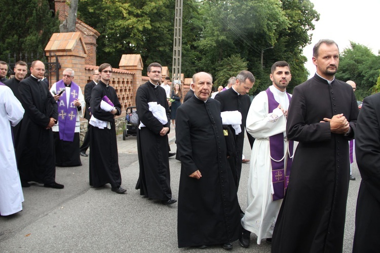 Lubzina. Uroczystości pogrzebowe śp. ks. Jaromira Buczaka