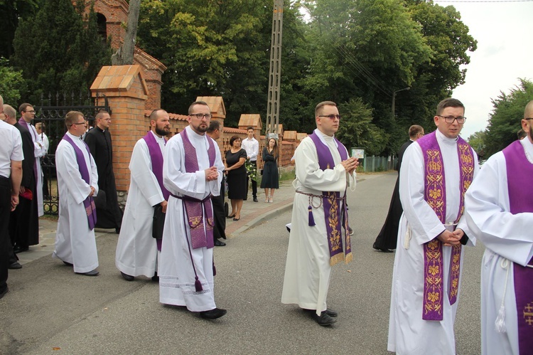 Lubzina. Uroczystości pogrzebowe śp. ks. Jaromira Buczaka