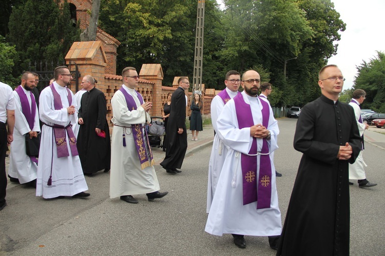 Lubzina. Uroczystości pogrzebowe śp. ks. Jaromira Buczaka