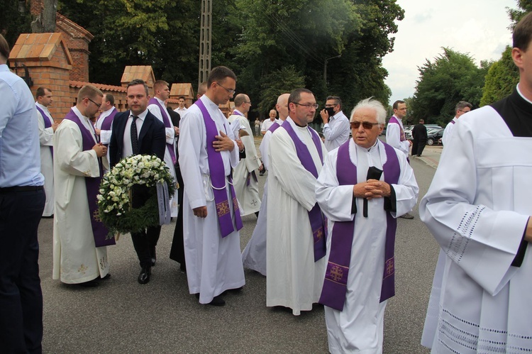 Lubzina. Uroczystości pogrzebowe śp. ks. Jaromira Buczaka