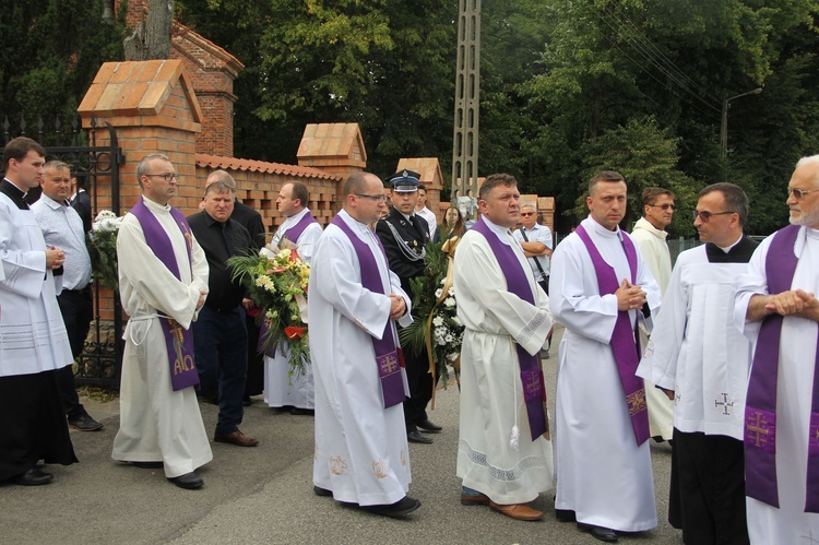 Lubzina. Uroczystości pogrzebowe śp. ks. Jaromira Buczaka