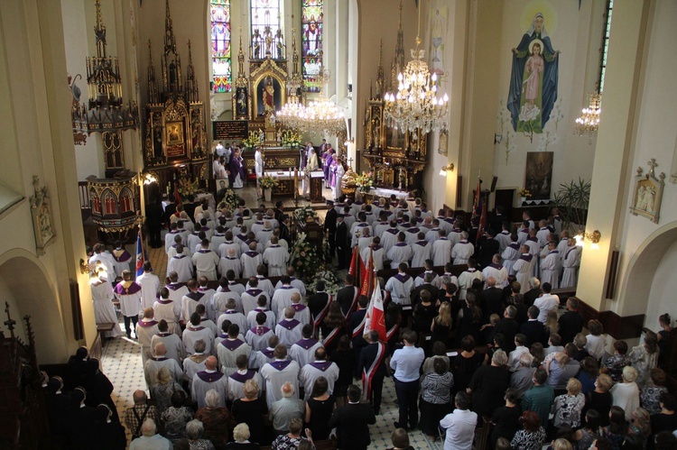 Lubzina. Uroczystości pogrzebowe śp. ks. Jaromira Buczaka