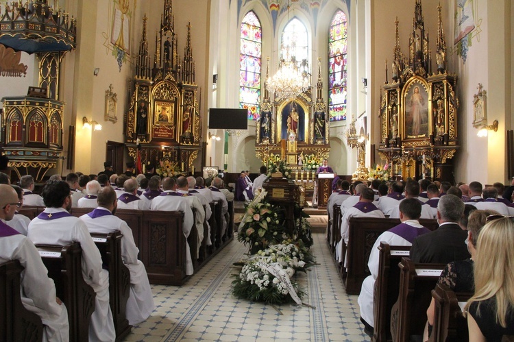 Lubzina. Uroczystości pogrzebowe śp. ks. Jaromira Buczaka