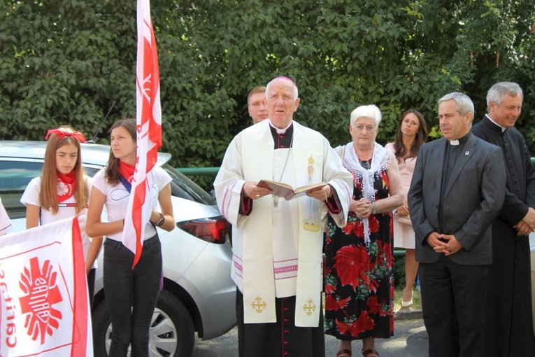 Poświęcenie Domu Samotnej Matki w Pieszycach