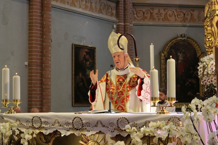 Poświęcenie Domu Samotnej Matki w Pieszycach