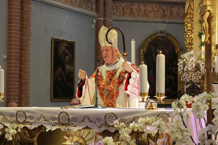 Poświęcenie Domu Samotnej Matki w Pieszycach