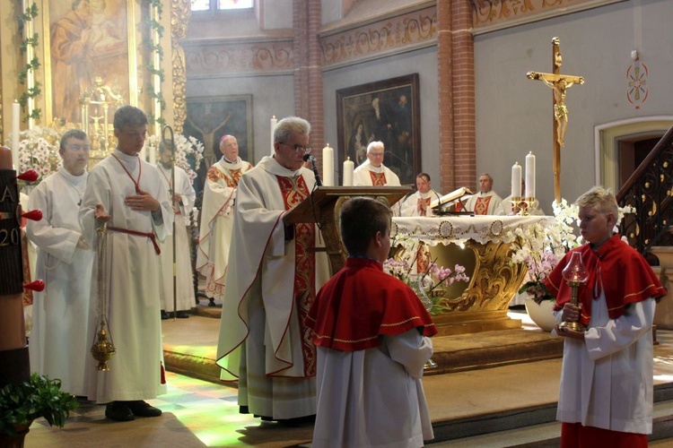 Poświęcenie Domu Samotnej Matki w Pieszycach