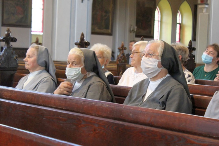 Poświęcenie Domu Samotnej Matki w Pieszycach