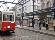 Katowice. W 100. rocznicę wybuchu II powstania śląskiego na ulice wyjechał tramwaj powstańczy